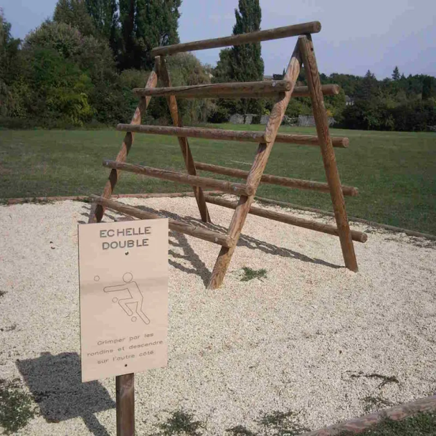 Échelle double en bois