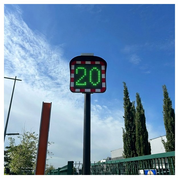 Radar pédagogique pour informer laes conducteurs à la vigilance dans les zones sensibles.