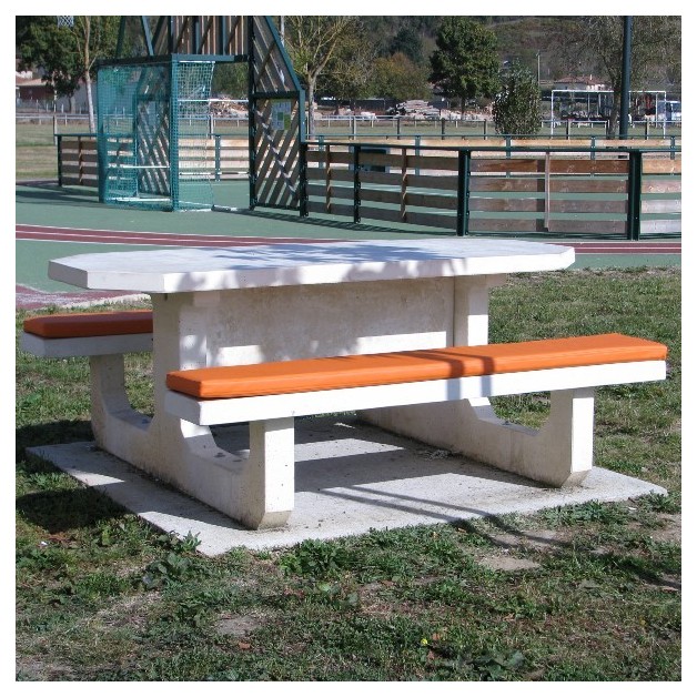 Table pique Nique en béton et accès PMR