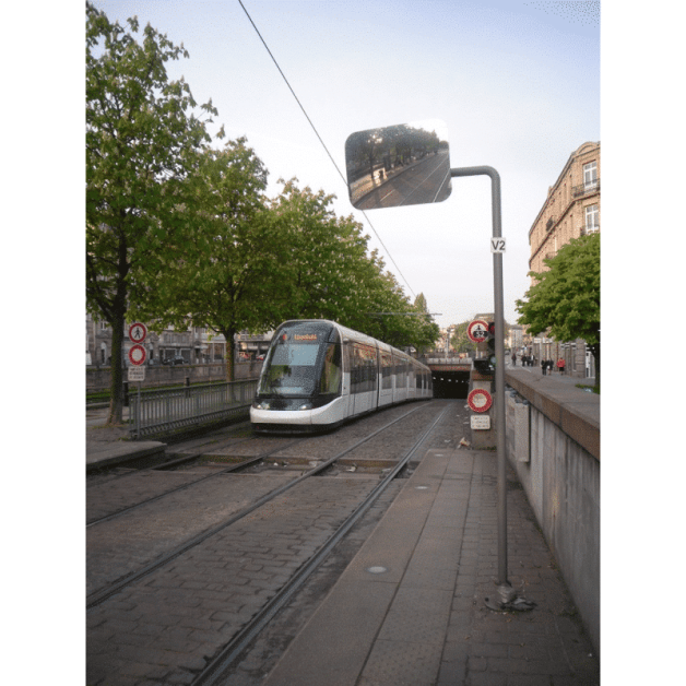 Miroir de circulation tramway